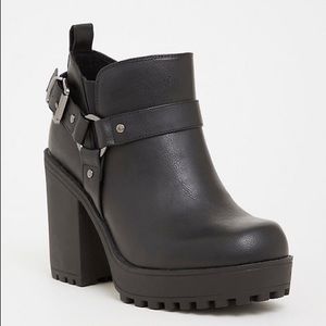Torrid Black leather lug booties size 10.5